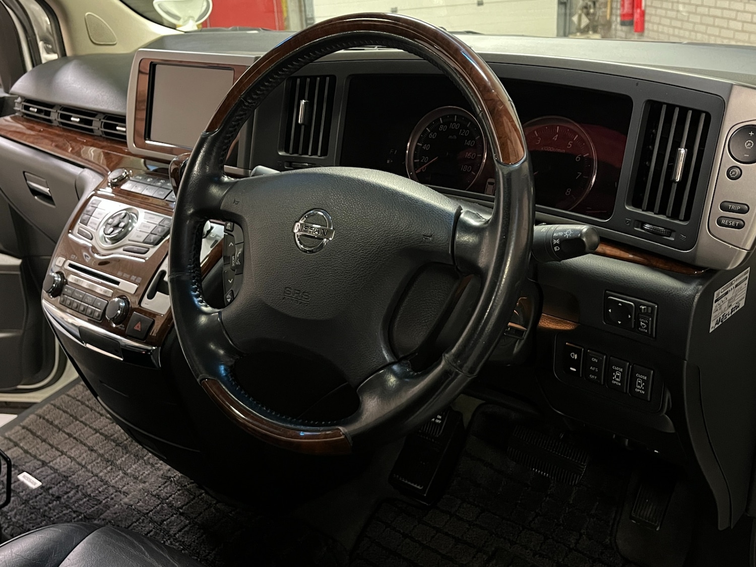 Used Nissan Elgrand 2008 for sale - 77522186: Photo 18