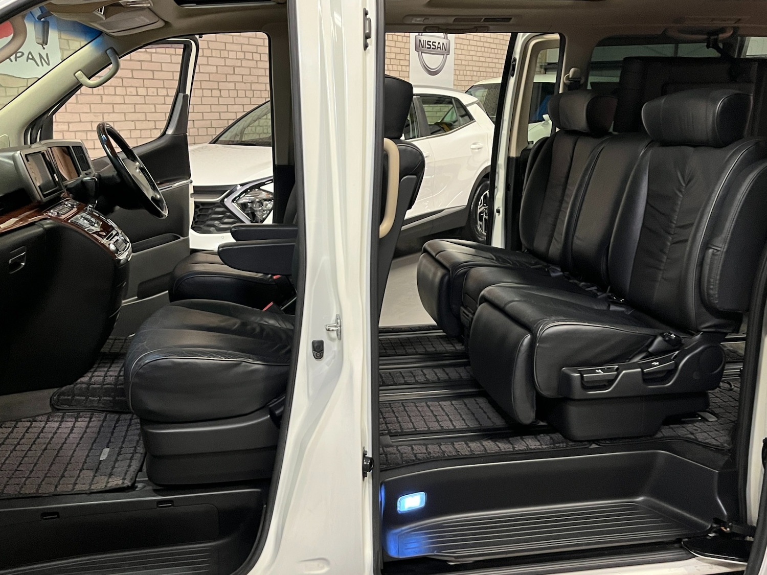 Used Nissan Elgrand 2008 for sale - 77522186: Photo 19