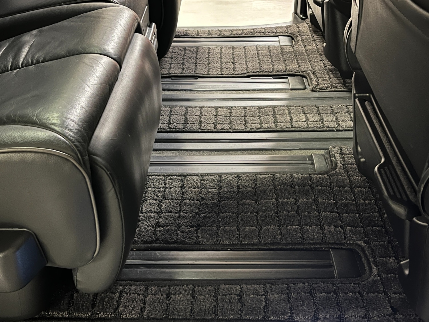 Used Nissan Elgrand 2008 for sale - 77522186: Photo 32