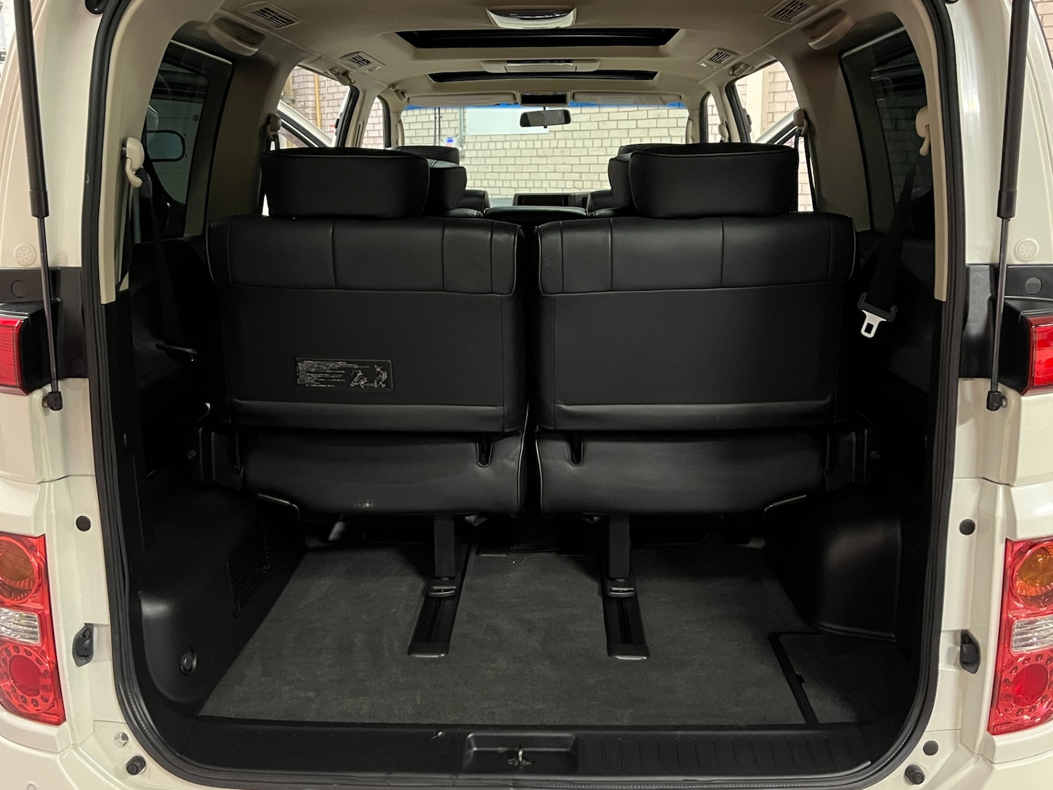 Used Nissan Elgrand 2008 for sale - 77522186: Photo 34