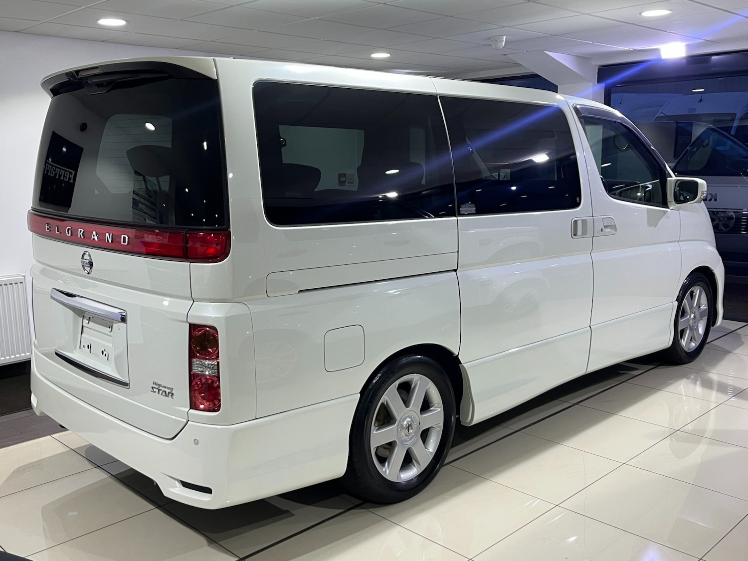 Used Nissan Elgrand 2008 for sale - 77522186: Photo 4