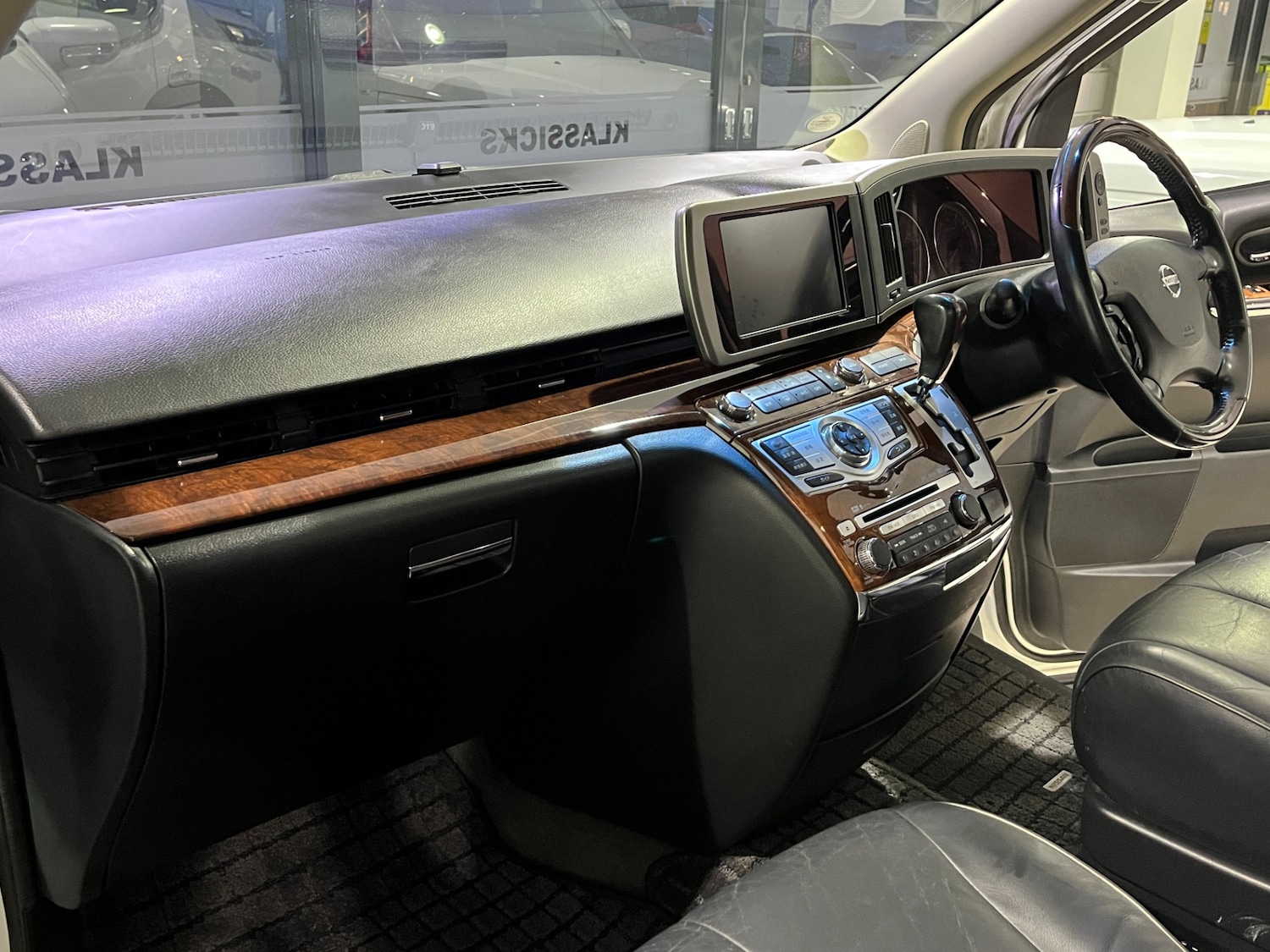 Used Nissan Elgrand 2008 for sale - 77522186: Photo 8