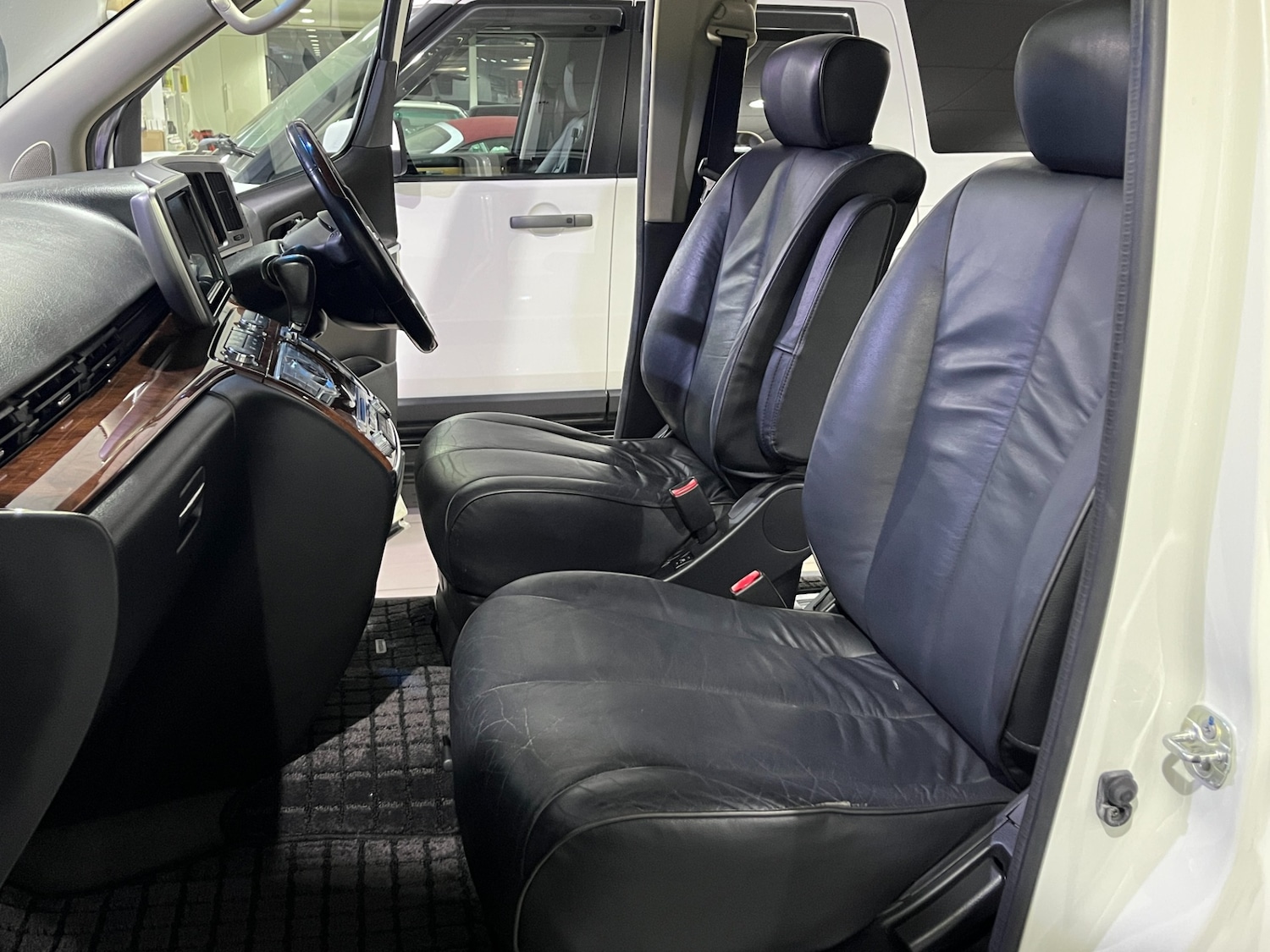 Used Nissan Elgrand 2008 for sale - 77522186: Photo 9