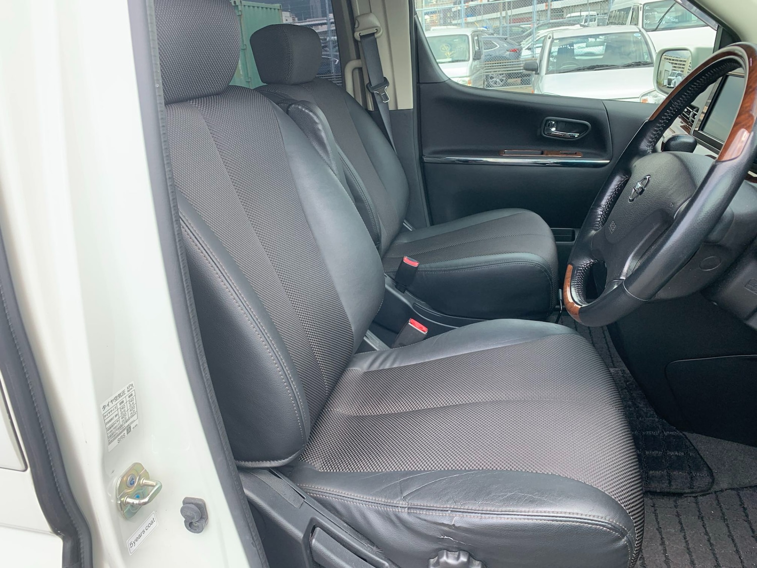 Used Nissan Elgrand 2009 for sale - 76334950: Photo 13
