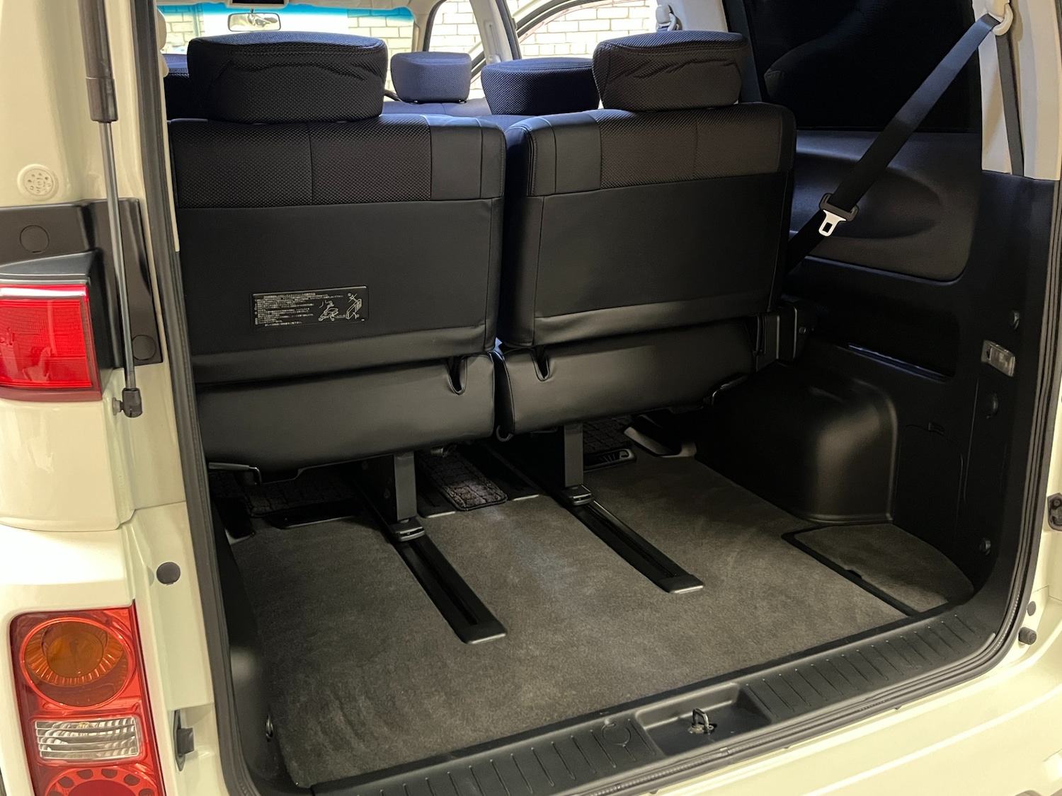 Used Nissan Elgrand 2009 for sale - 76334950: Photo 33