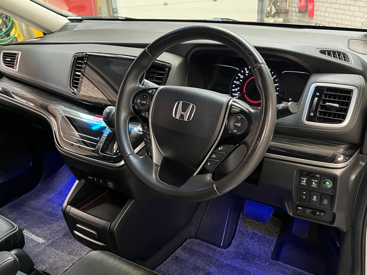 Used Honda Odyssey 2014 for sale - 76687461: Photo 16
