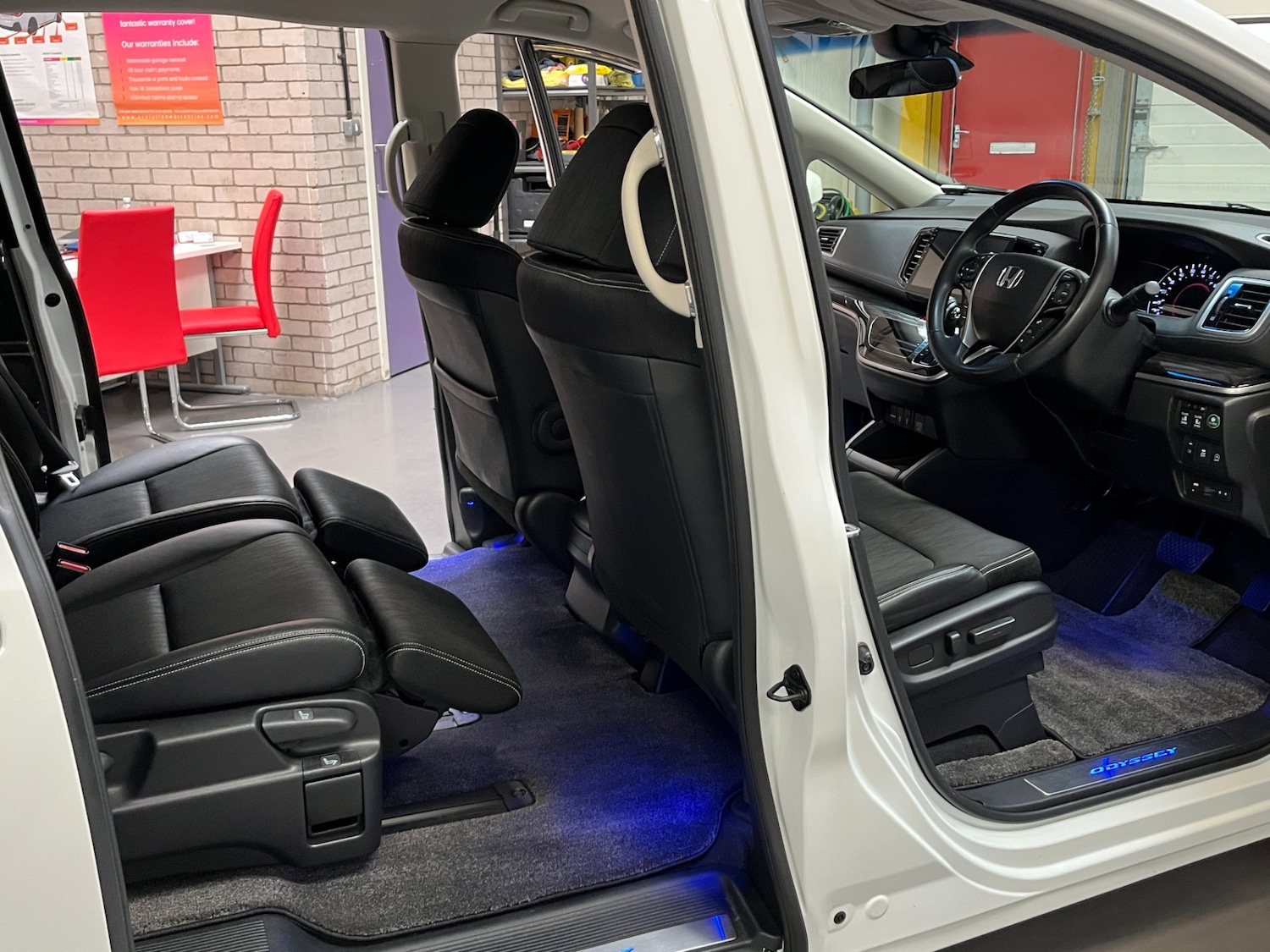 Used Honda Odyssey 2014 for sale - 76687461: Photo 24