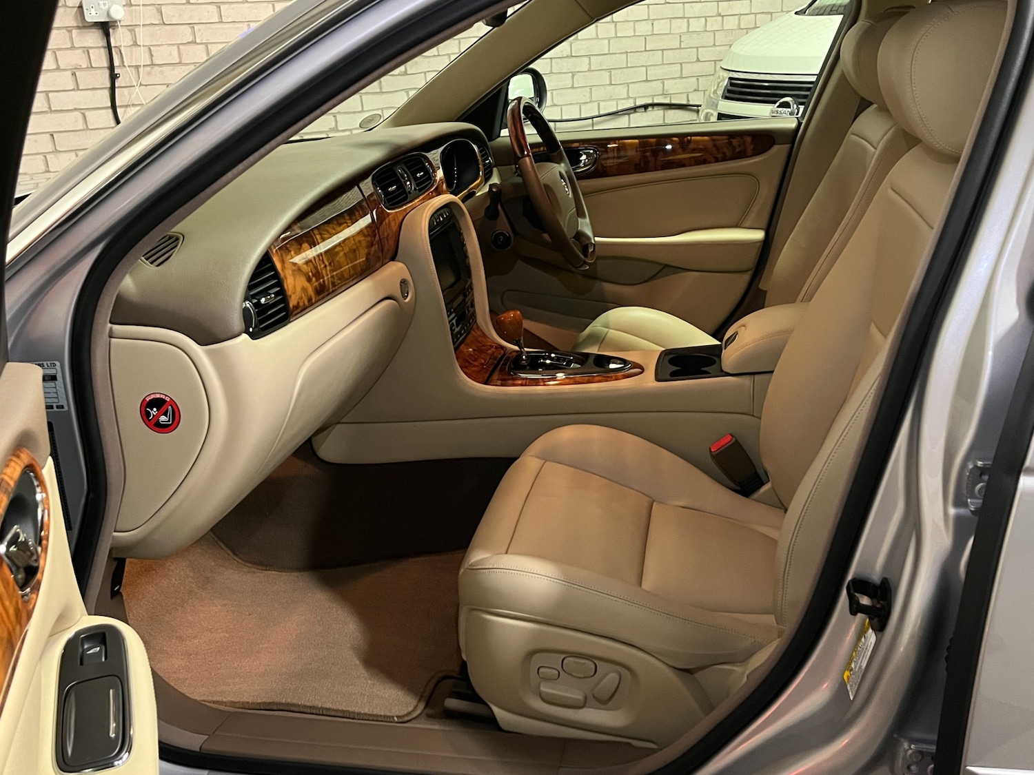 Used Jaguar XJ 2005 for sale - 76726140: Photo 11