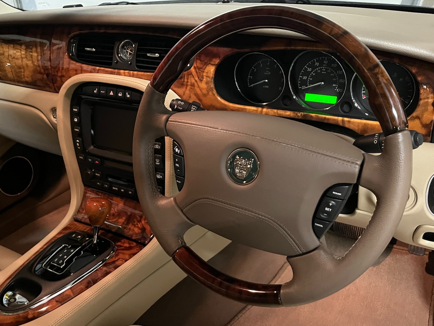 Used Jaguar XJ 2005 for sale - 76726140: Photo 19