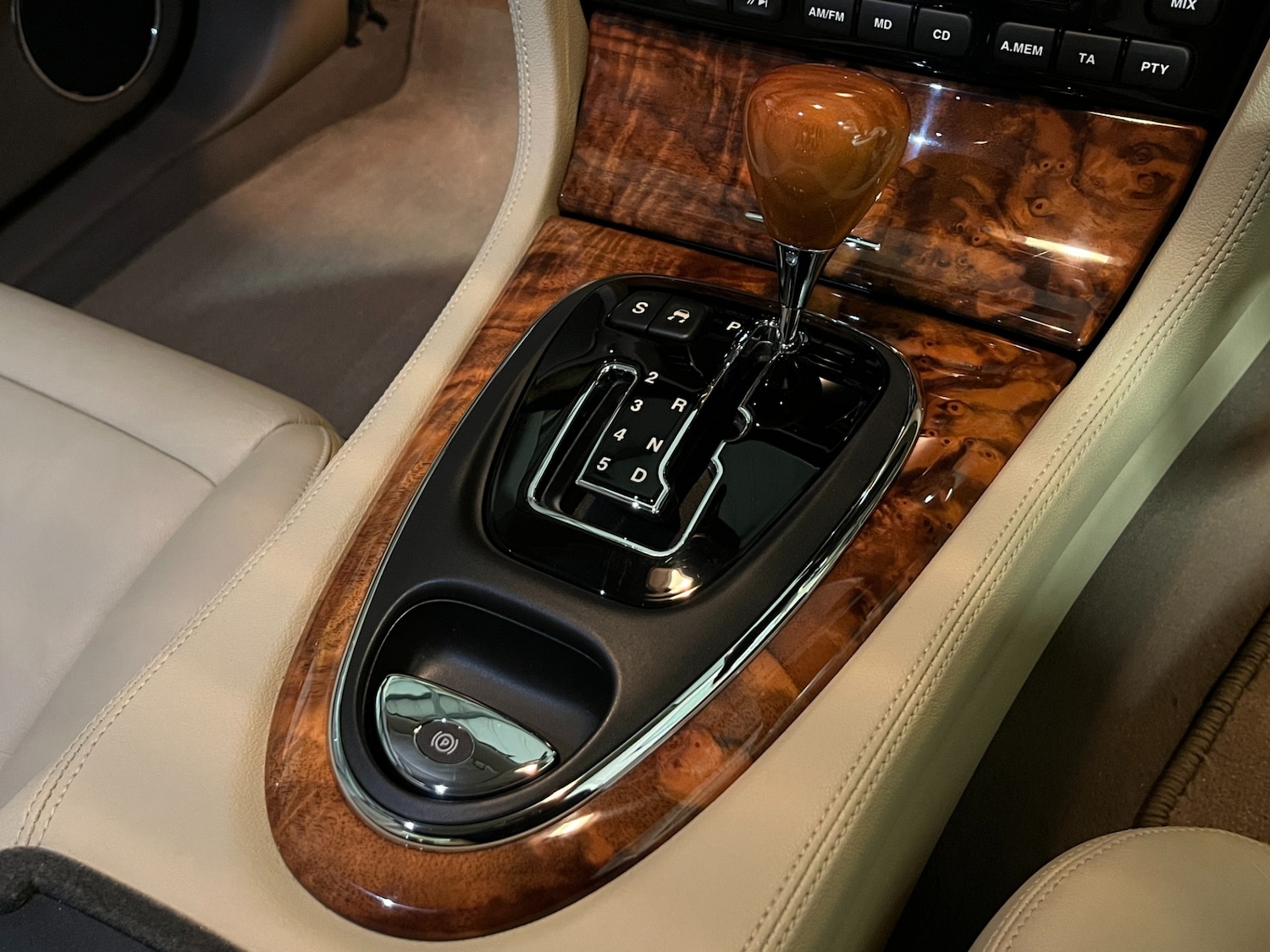 Used Jaguar XJ 2005 for sale - 76726140: Photo 21