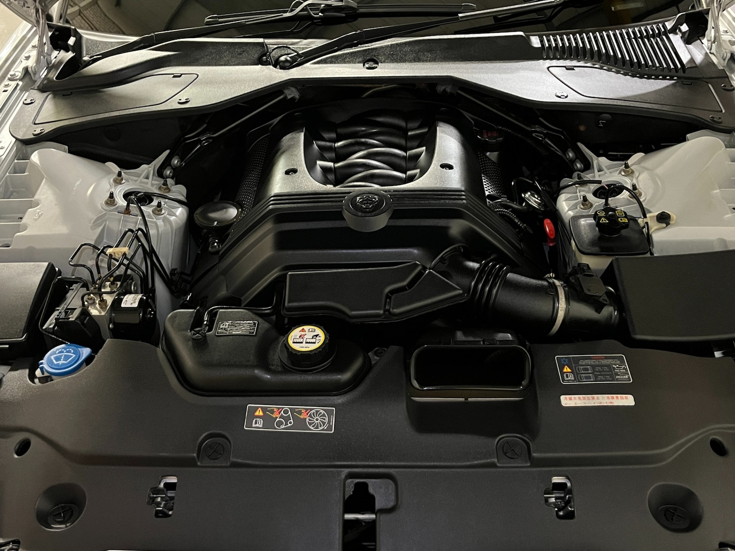 Used Jaguar XJ 2005 for sale - 76726140: Photo 27