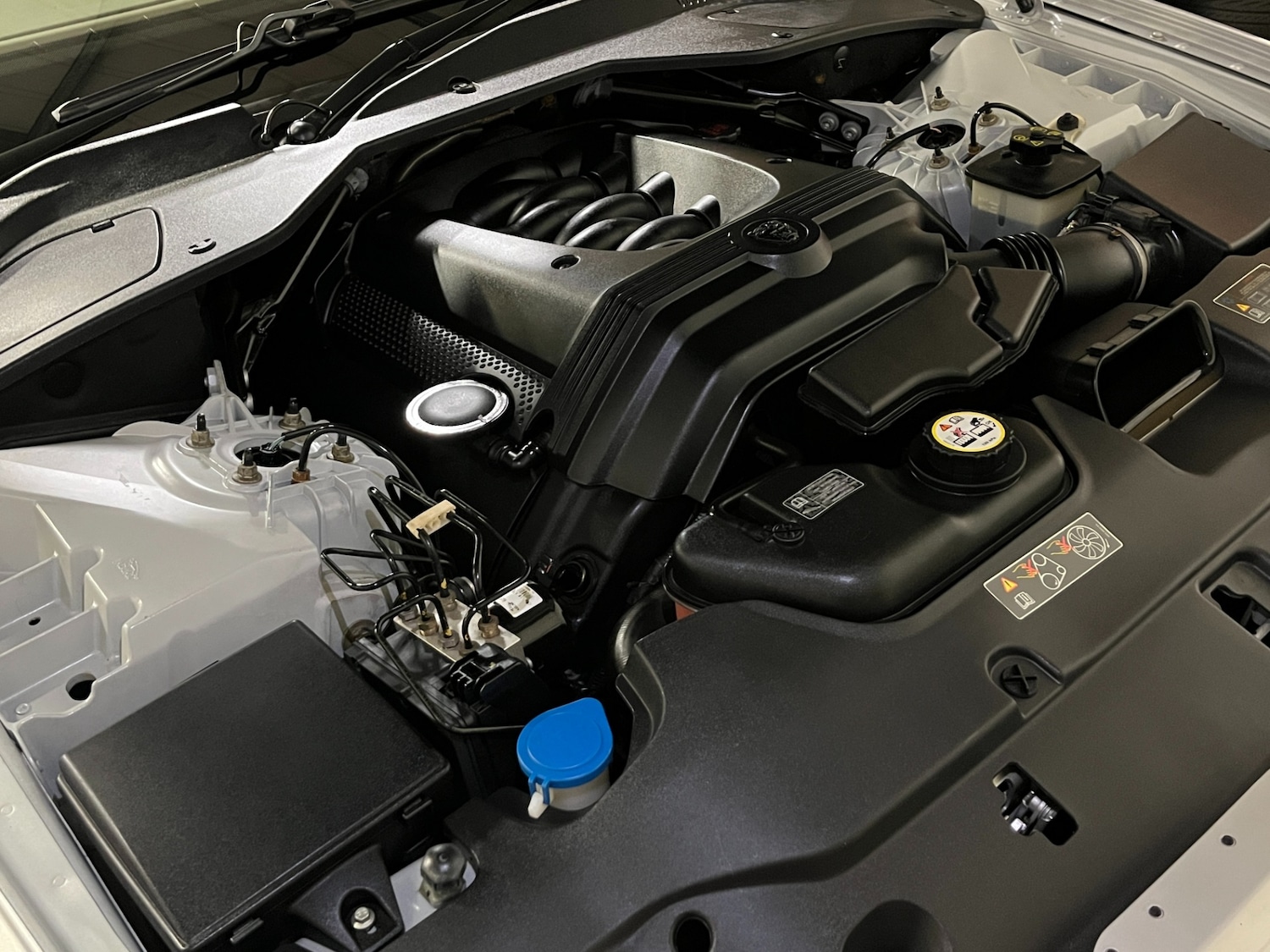 Used Jaguar XJ 2005 for sale - 76726140: Photo 29