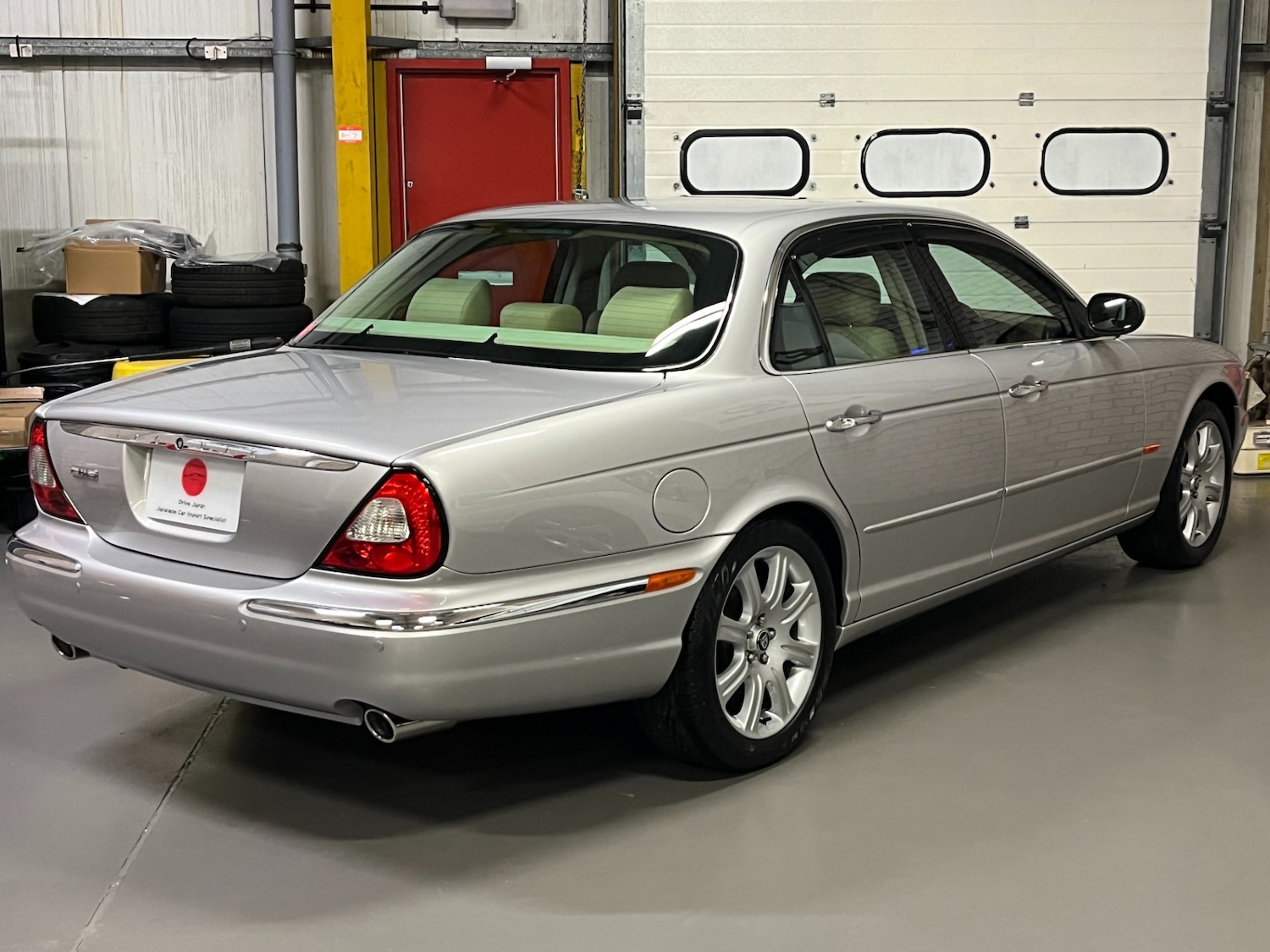 Used Jaguar XJ 2005 for sale - 76726140: Photo 3