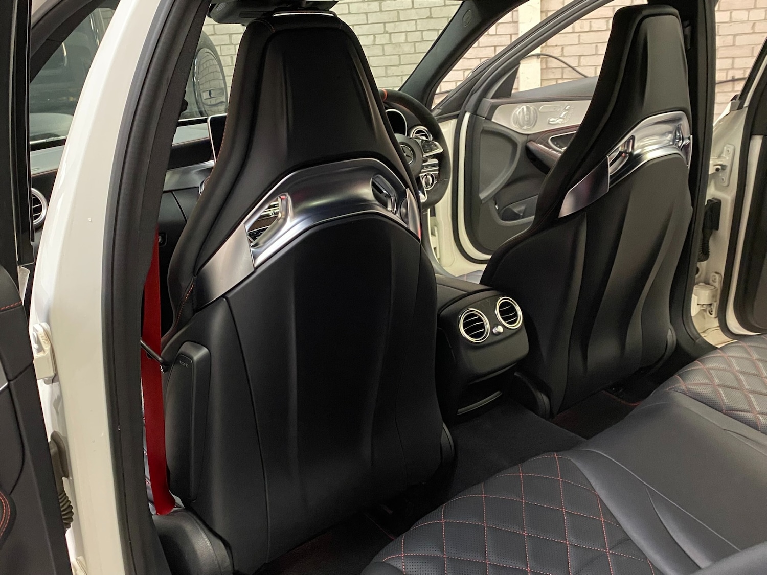 Used Mercedes-Benz C Class 2015 for sale - 77336861: Photo 14