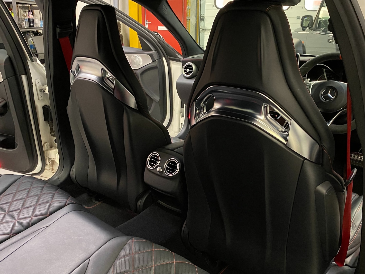 Used Mercedes-Benz C Class 2015 for sale - 77336861: Photo 15