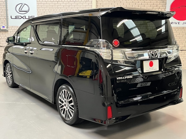 Used Toyota Vellfire 2015 for sale - 75039478: Photo 2
