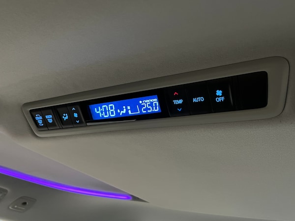 Used Toyota Vellfire 2015 for sale - 75039478: Photo 34