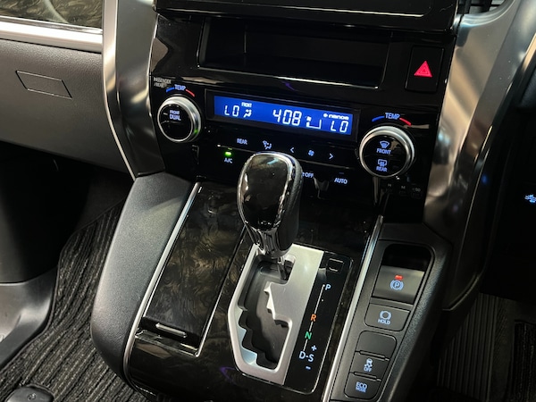 Used Toyota Vellfire 2015 for sale - 75039478: Photo 35