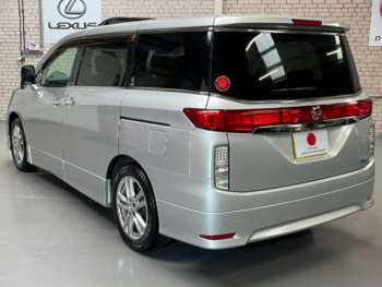 Used Nissan Elgrand 2011 for sale - 73665207: Photo