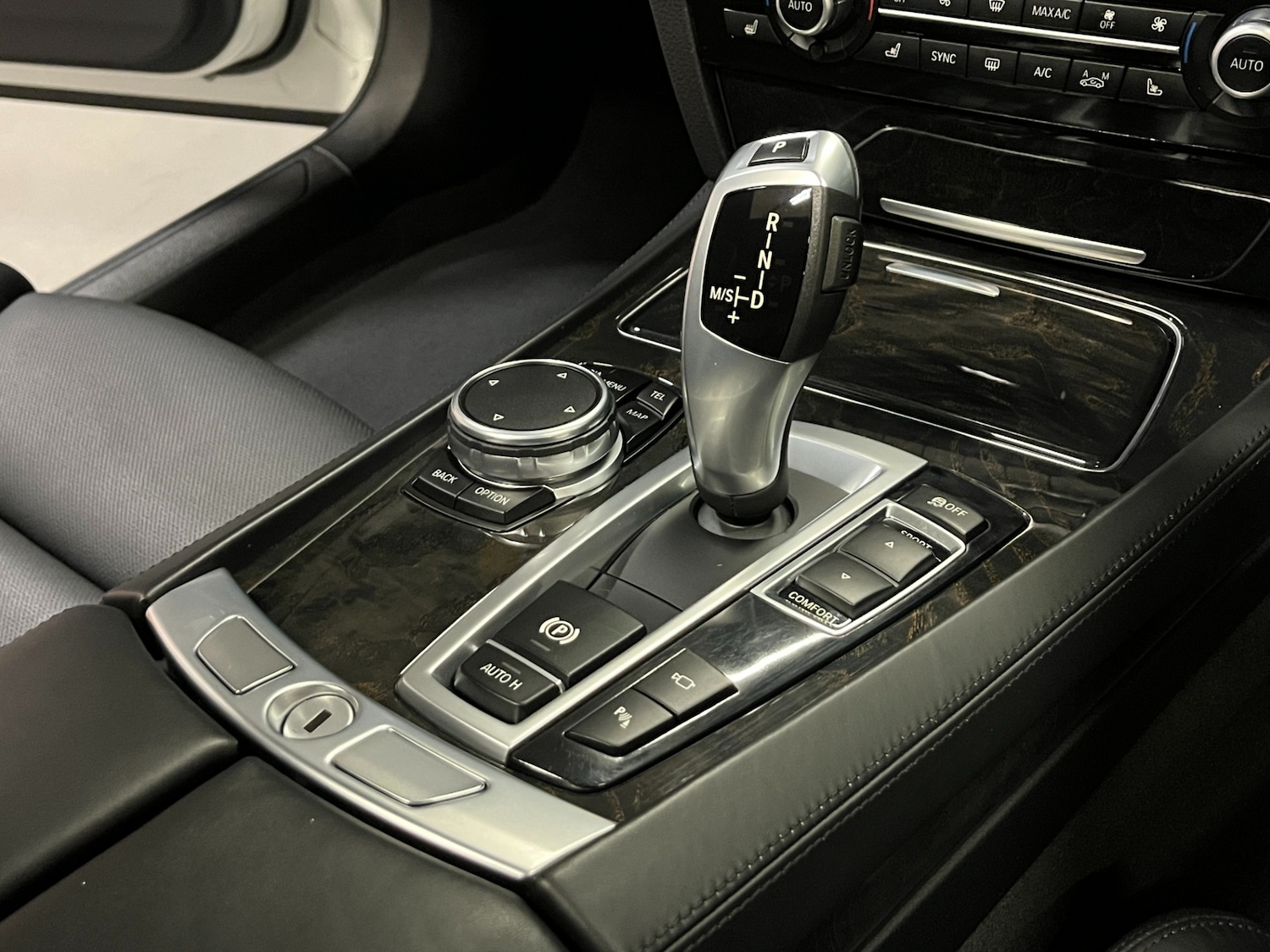 Used BMW 7 Series 2015 for sale - 76191717: Photo 38