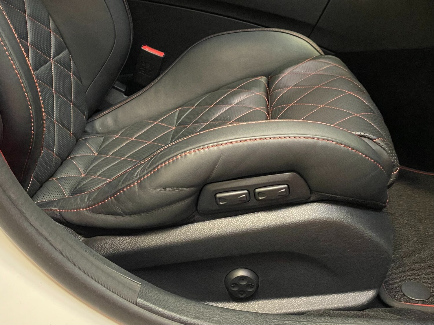 Used Mercedes-Benz C Class 2015 for sale - 76444569: Photo 28