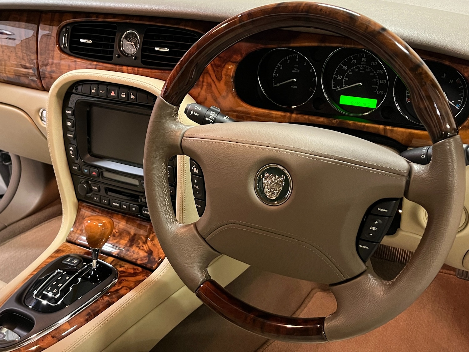 Used Jaguar XJ 2005 for sale - 77124061: Photo 28