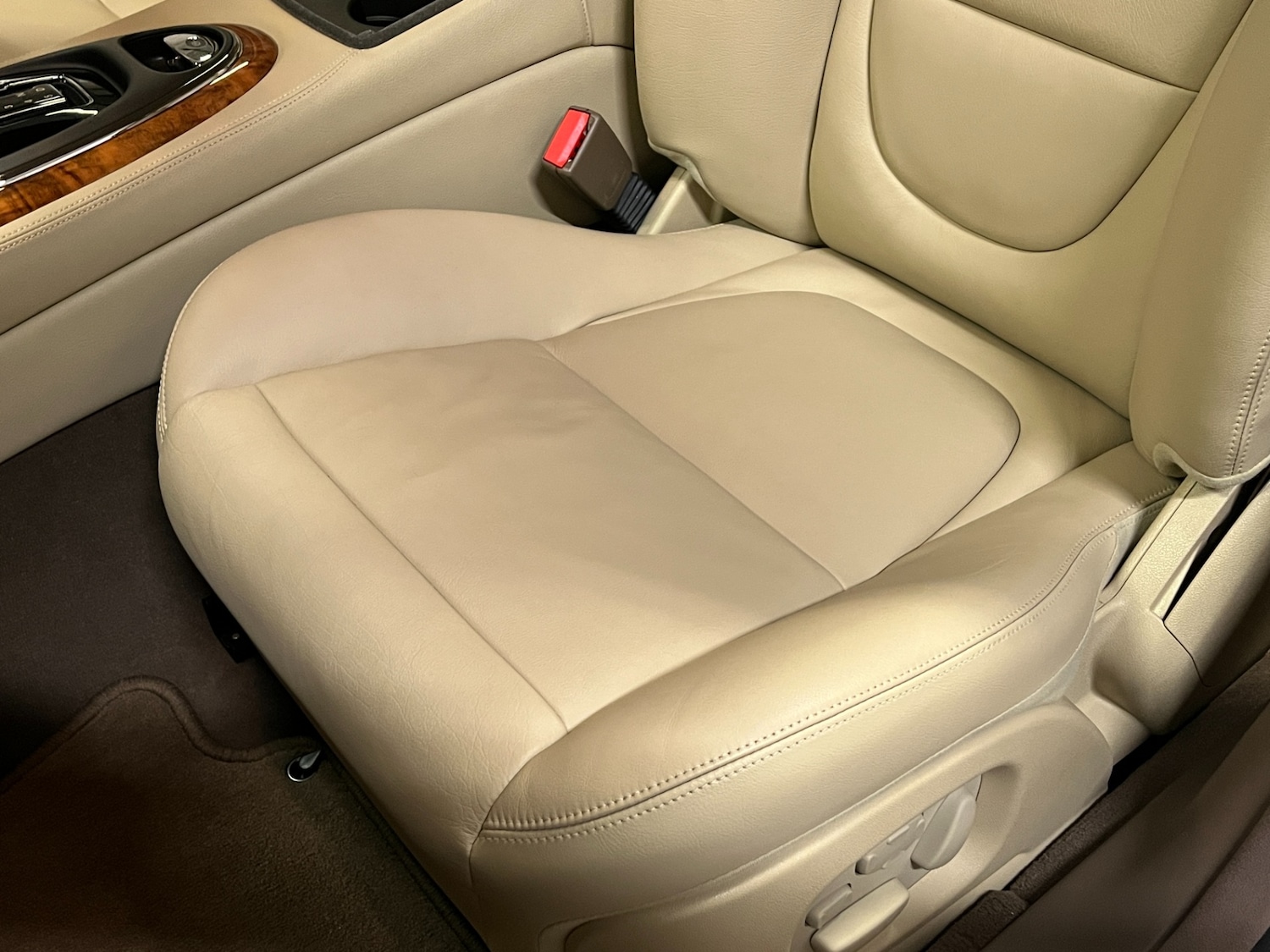 Used Jaguar XJ 2005 for sale - 77124061: Photo 37