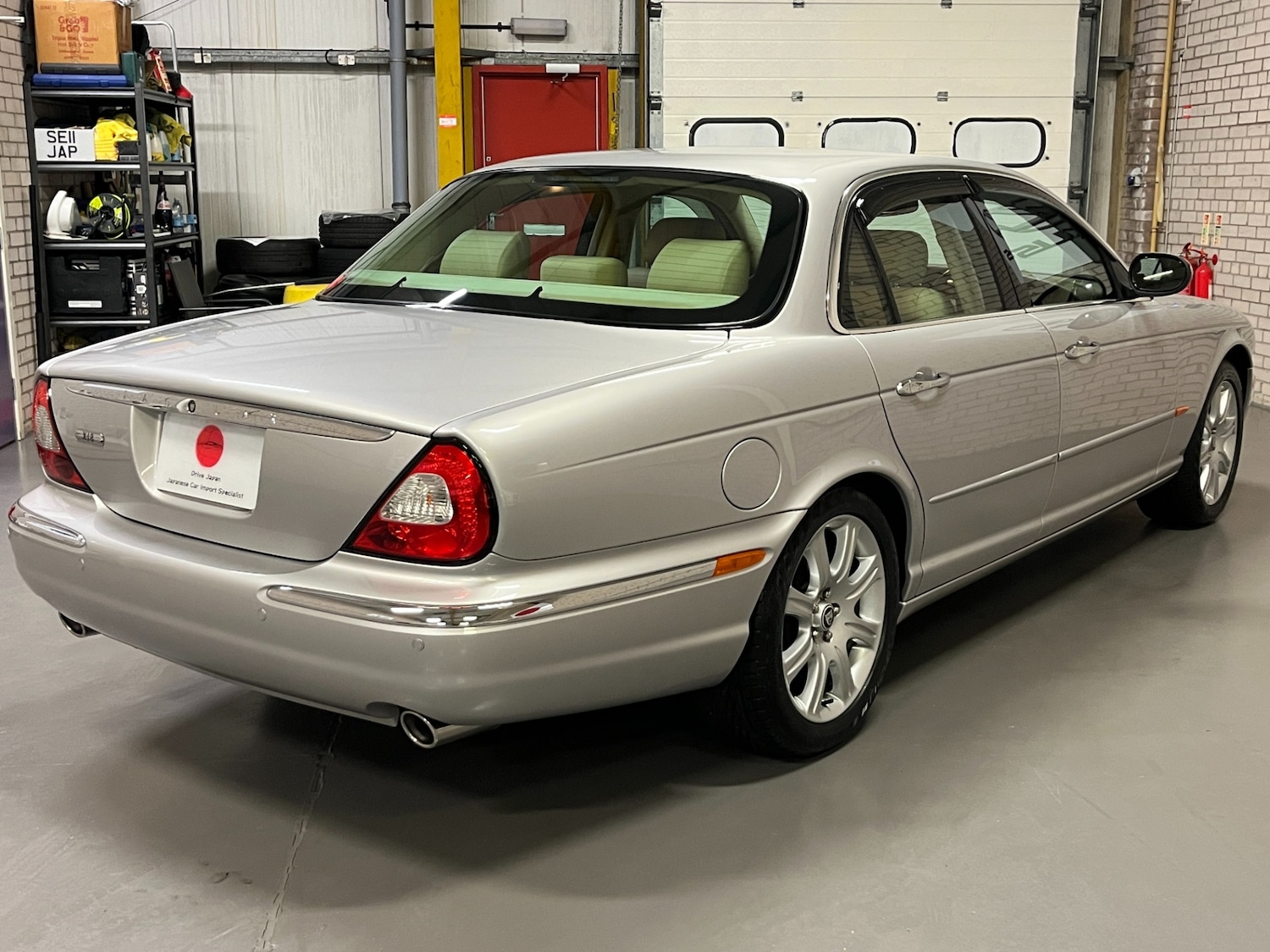 Used Jaguar XJ 2005 for sale - 77124061: Photo 4