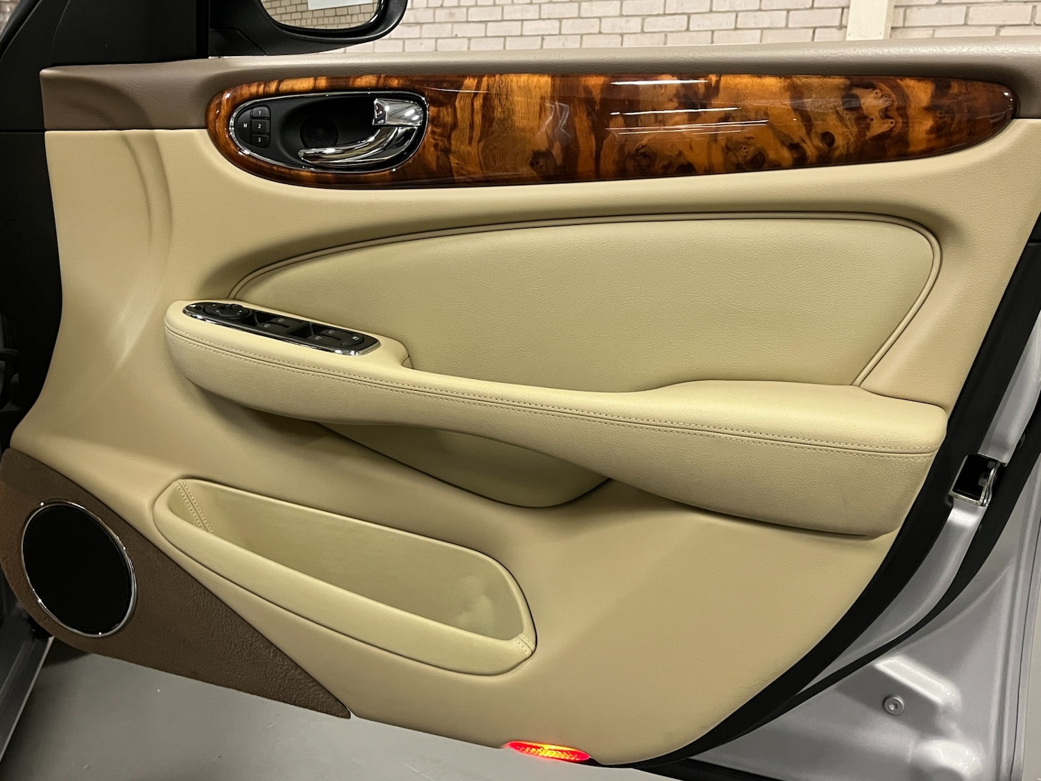 Used Jaguar XJ 2005 for sale - 77124061: Photo 57