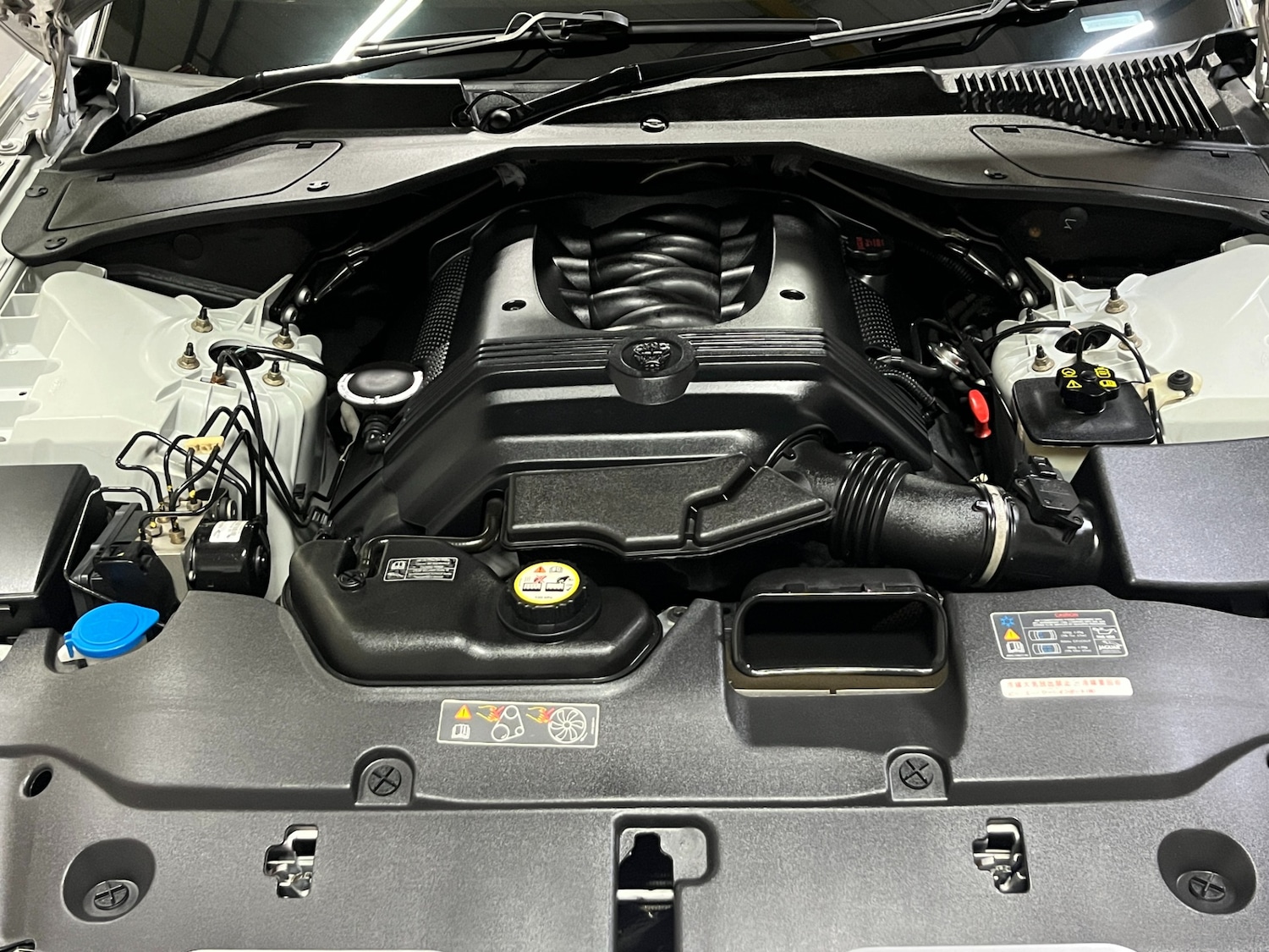 Used Jaguar XJ 2005 for sale - 77124061: Photo 73