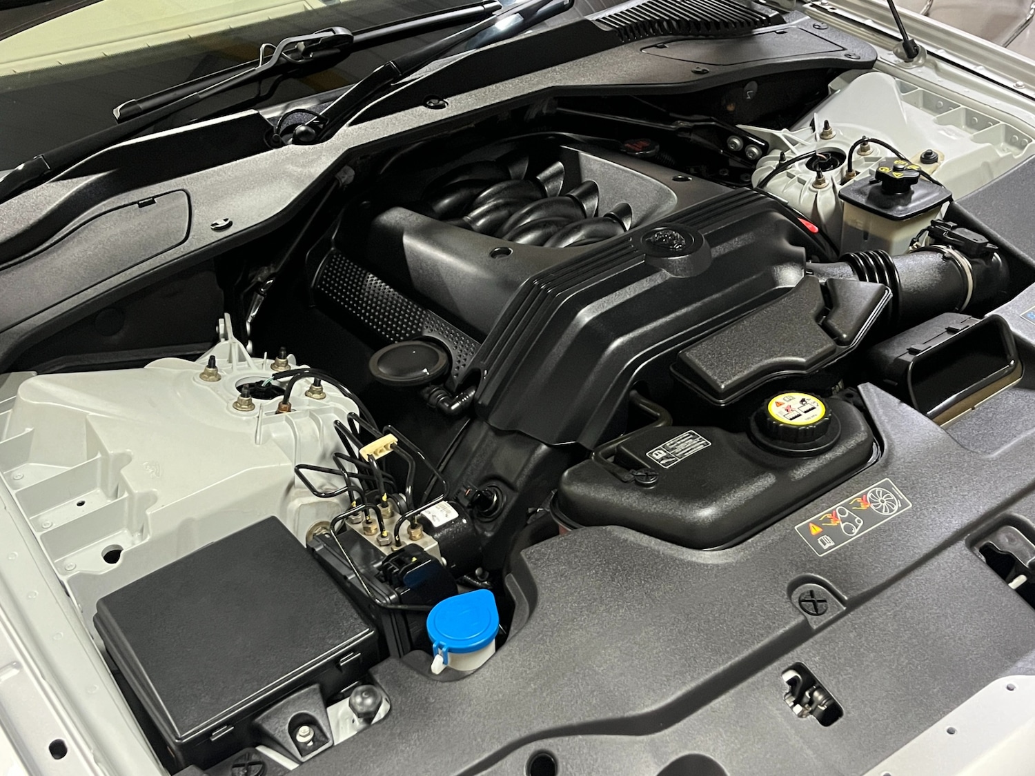 Used Jaguar XJ 2005 for sale - 77124061: Photo 75