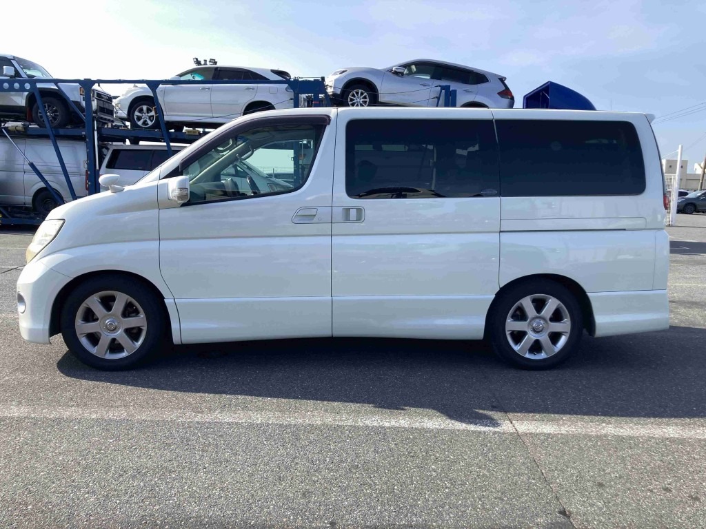 Used Nissan Elgrand 2008 for sale - 76735671: Photo 2