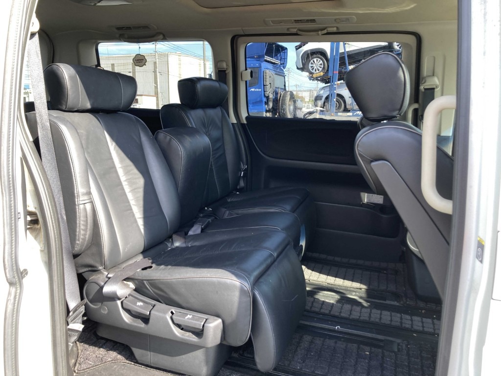 Used Nissan Elgrand 2008 for sale - 76735671: Photo 6