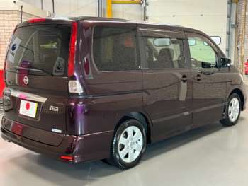 Used Nissan Serena 2010 for sale - 73513631: Photo