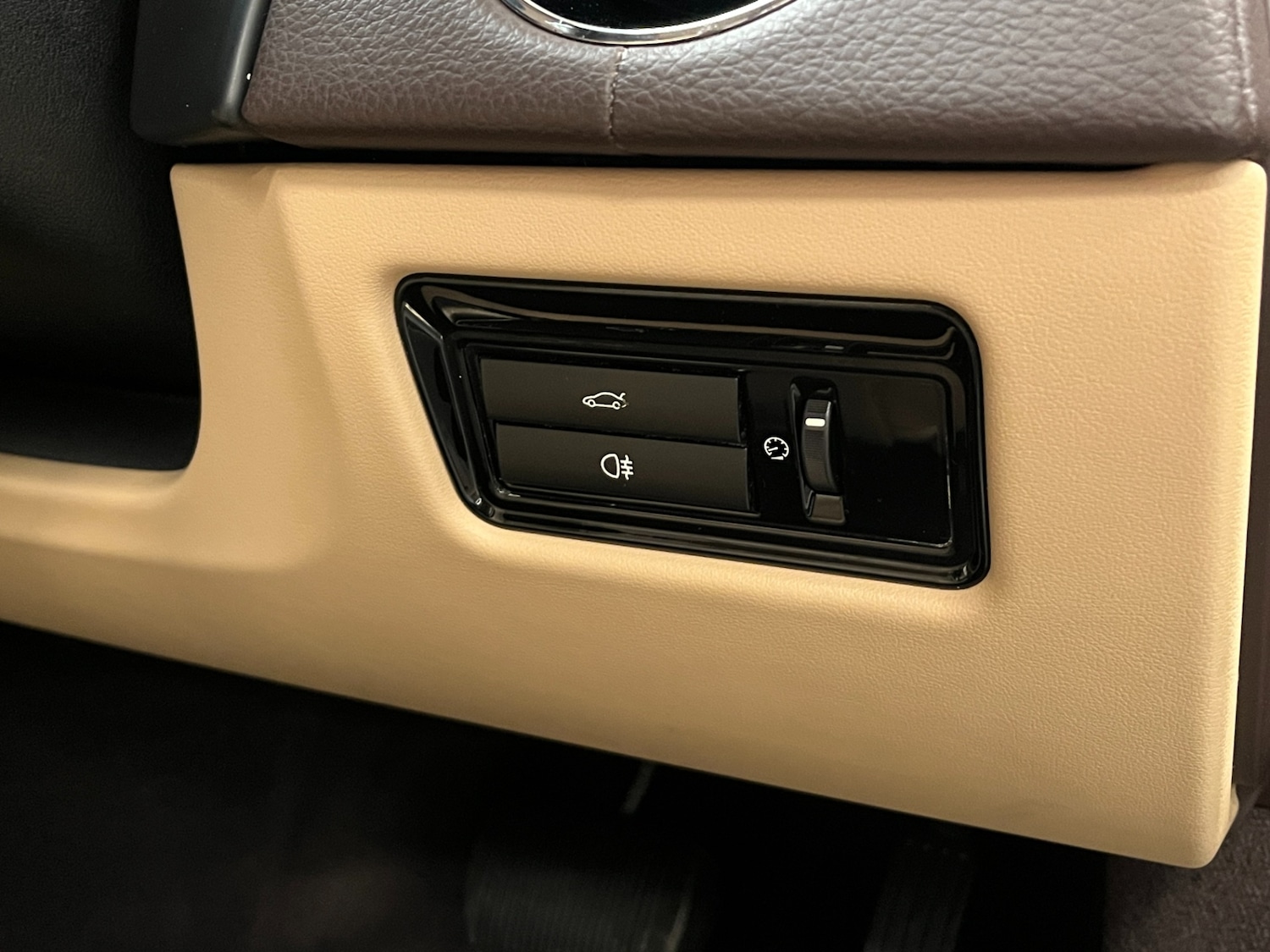 Used Jaguar XJ 2010 for sale - 75457583: Photo 36