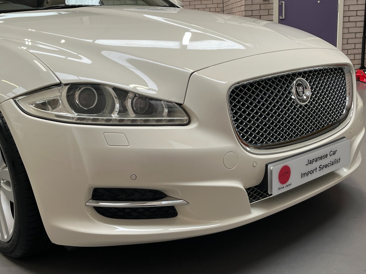 Used Jaguar XJ 2010 for sale - 75457583: Photo 41