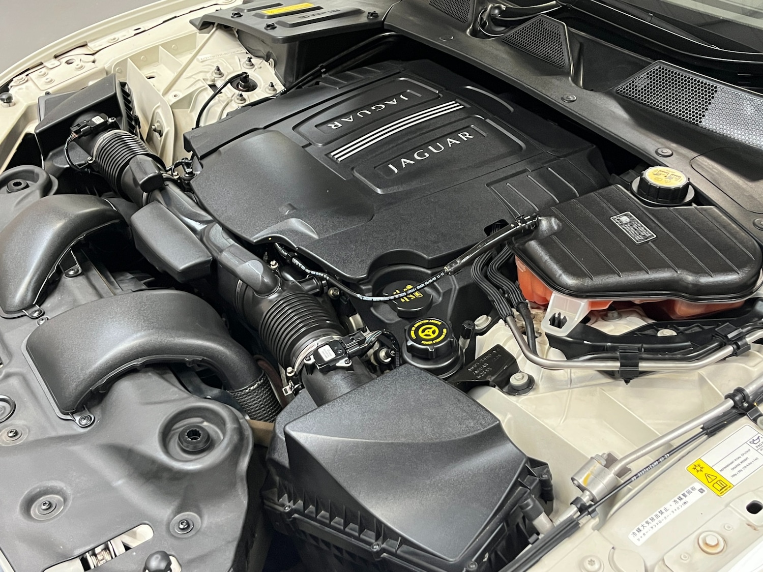 Used Jaguar XJ 2010 for sale - 75457583: Photo 60