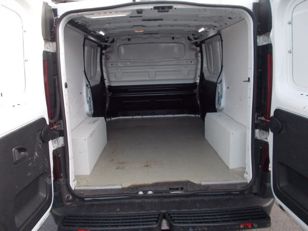 Used Vauxhall Vivaro 2016 for sale - 77118436: Photo 9