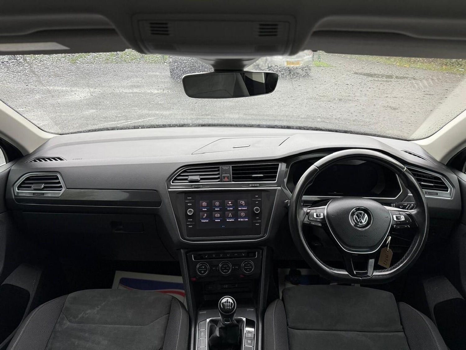 Used Volkswagen Tiguan 2017 for sale - 76439865: Photo 2