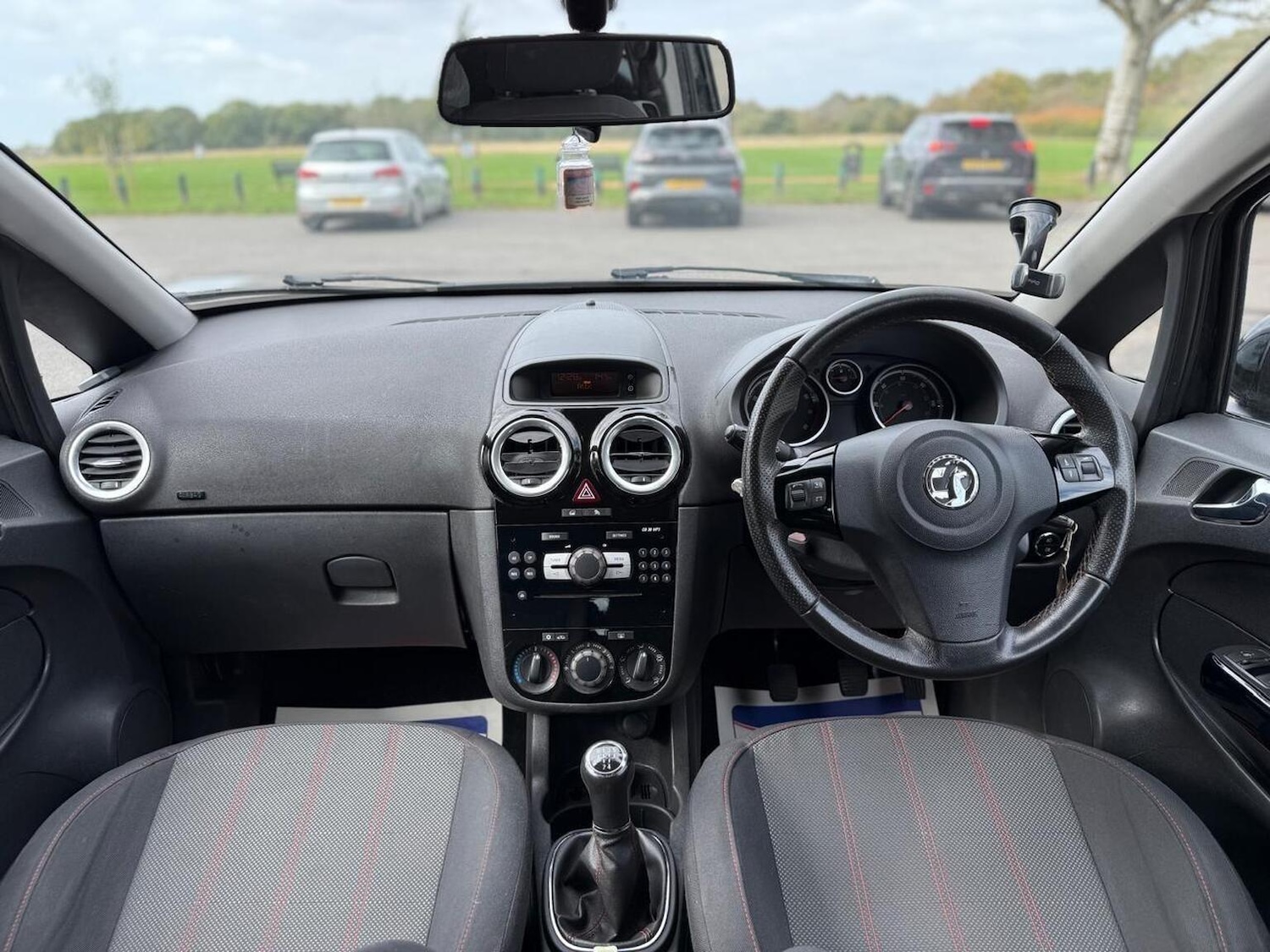 Used Vauxhall Corsa 2013 for sale - 76439944: Photo 2