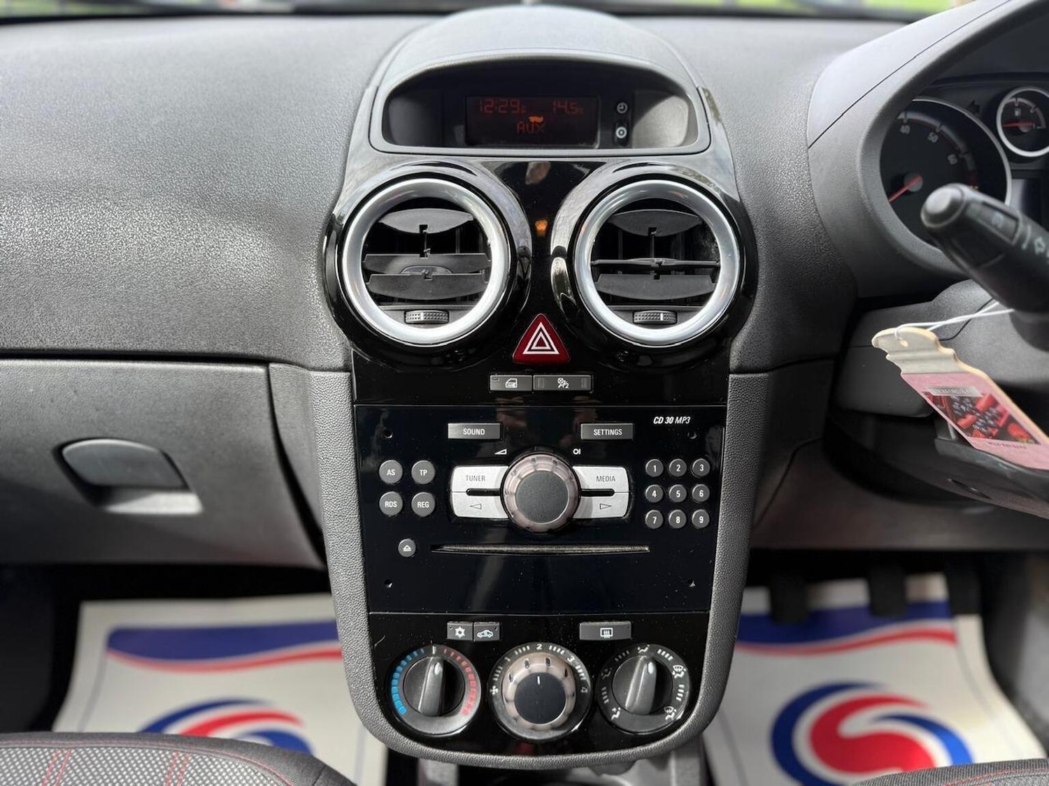 Used Vauxhall Corsa 2013 for sale - 76439944: Photo 24