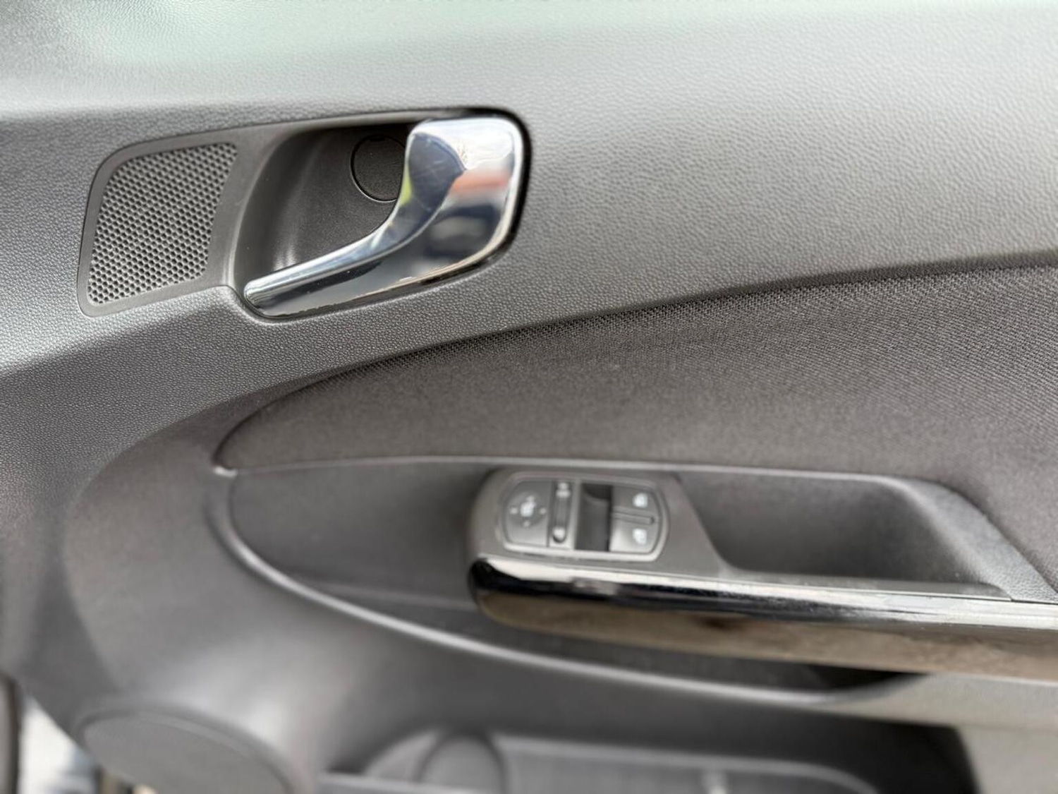 Used Vauxhall Corsa 2013 for sale - 76439944: Photo 40