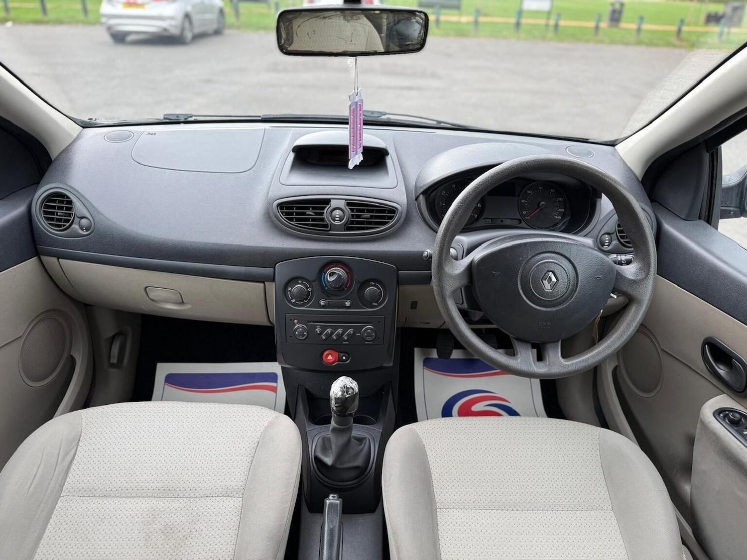 Used Renault Clio 2006 for sale - 76158415: Photo 2