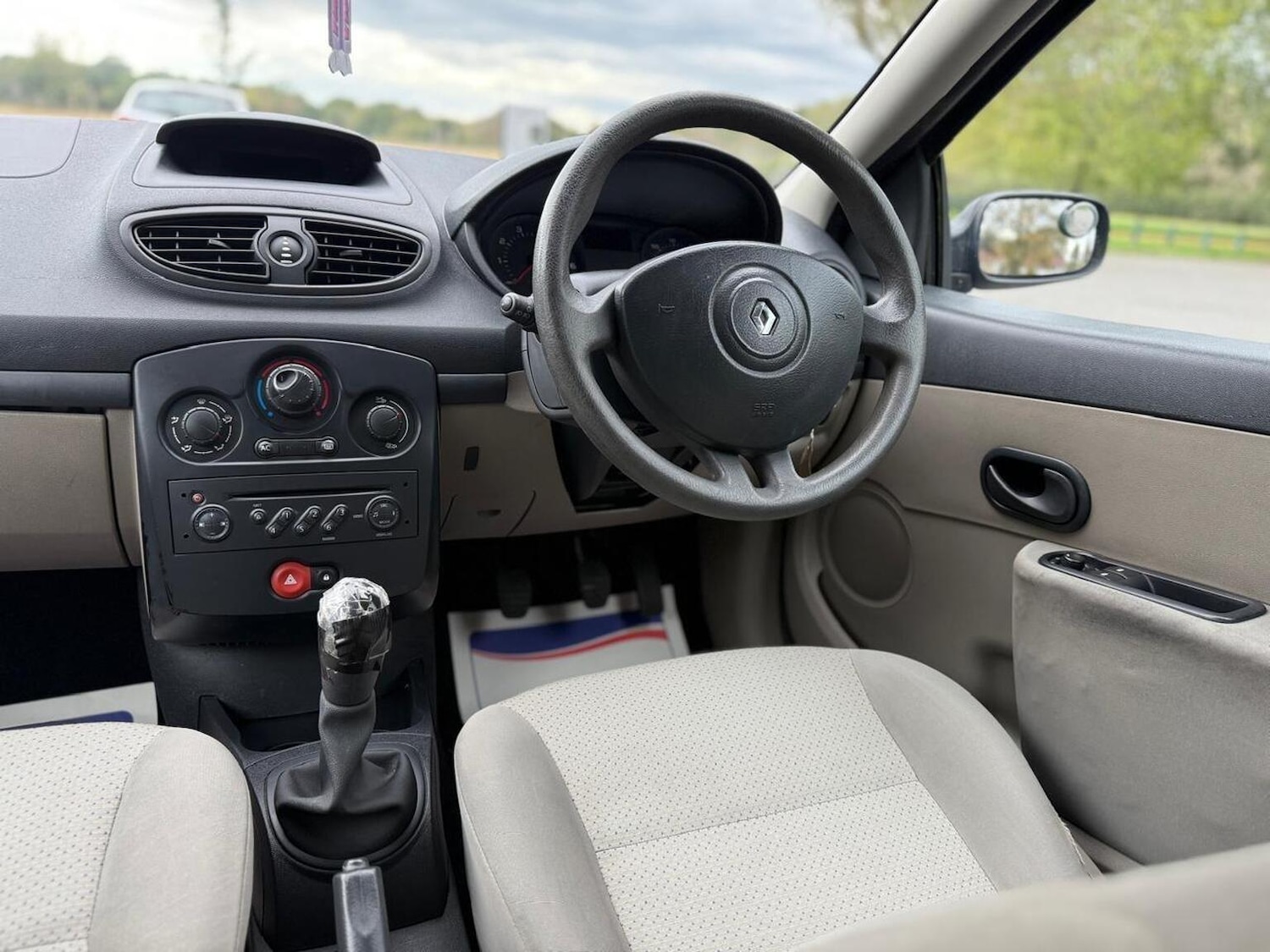 Used Renault Clio 2006 for sale - 76158415: Photo 24