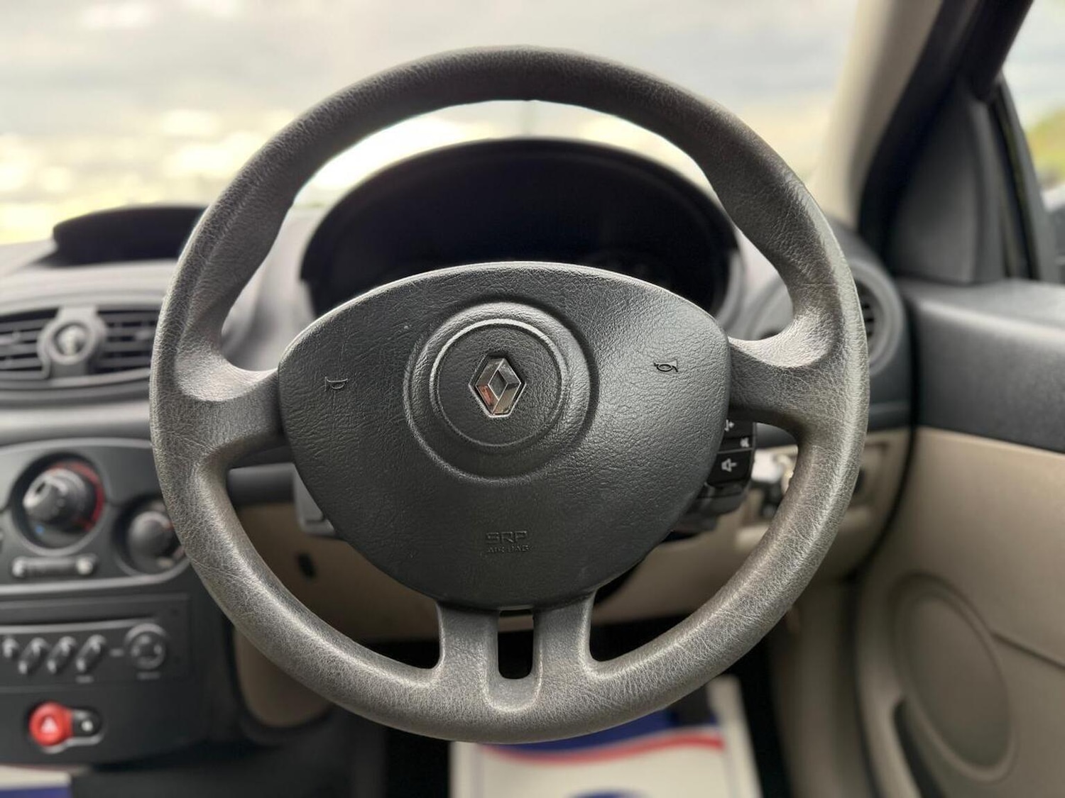 Used Renault Clio 2006 for sale - 76158415: Photo 37