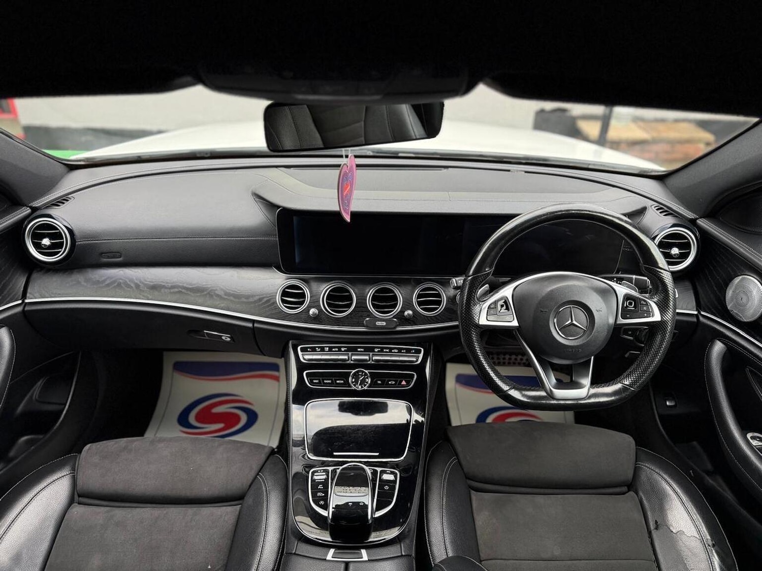 Used Mercedes-Benz E Class 2016 for sale - 76596585: Photo 21