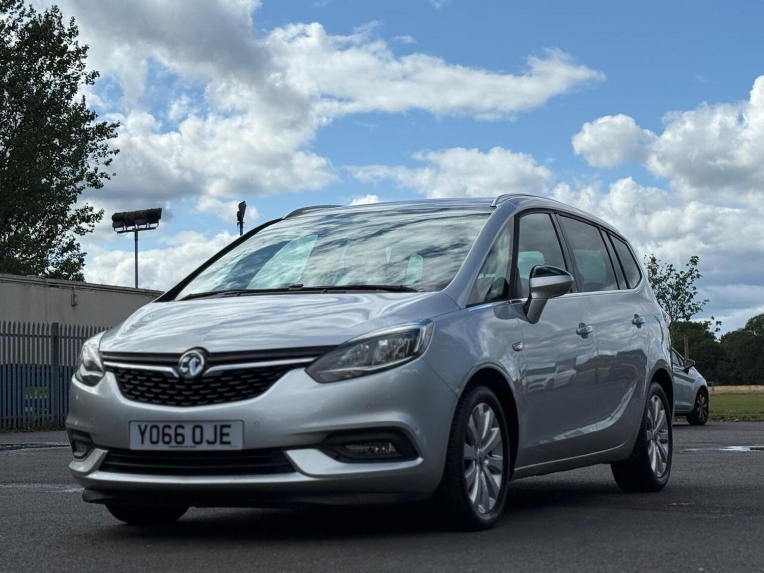 Used Vauxhall Zafira Tourer 2016 for sale - 76158427: Photo 4