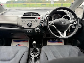 Used Honda Jazz 2008 for sale - 76198195: Photo 2