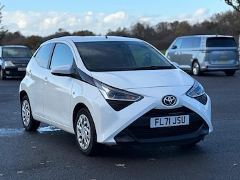 2021 - 1.0 VVT-i X-Play TSS 5dr x-shift