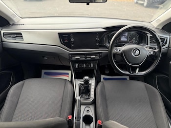 Used Volkswagen Polo 2018 for sale - 76158432: Photo 2